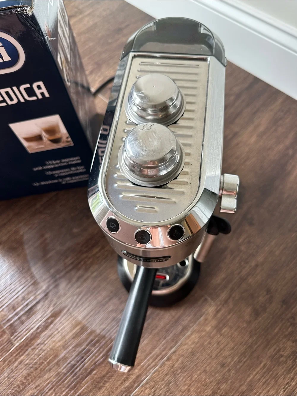 De’Longhi Dedica Espresso Machine with Milk Frother, 15-Bar Pump
